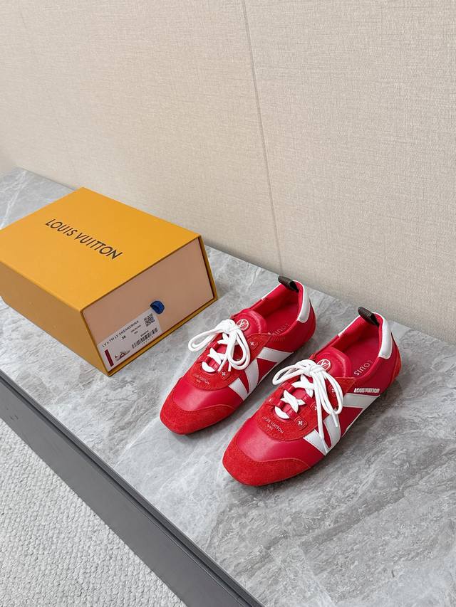 Louis Vuitton路易威登驴牌春夏Sneakerina系列 芭蕾运动鞋 德训鞋 平底鞋 原版三对购入开发完美复刻Sneakerina 芭蕾风运动鞋以丝滑