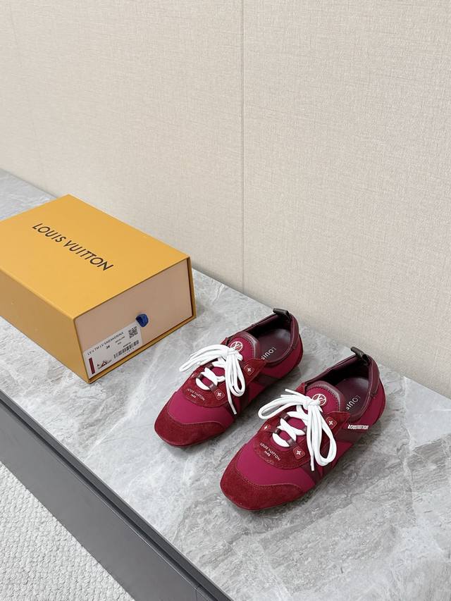 Louis Vuitton路易威登驴牌春夏Sneakerina系列 芭蕾运动鞋 德训鞋 平底鞋 原版三对购入开发完美复刻Sneakerina 芭蕾风运动鞋以丝滑