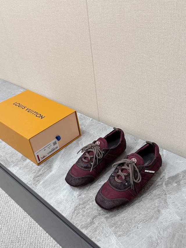 Louis Vuitton路易威登驴牌春夏Sneakerina系列 芭蕾运动鞋 德训鞋 平底鞋 原版三对购入开发完美复刻Sneakerina 芭蕾风运动鞋以丝滑