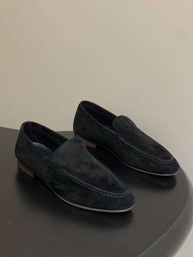 男20 DDD Loro Piana 诺悠翩雅 Lp60Ss早春新款Joan乐福鞋系列Summer Charms Walk 莫卡辛鞋五金吊坠乐福鞋锁扣麂皮绒面单