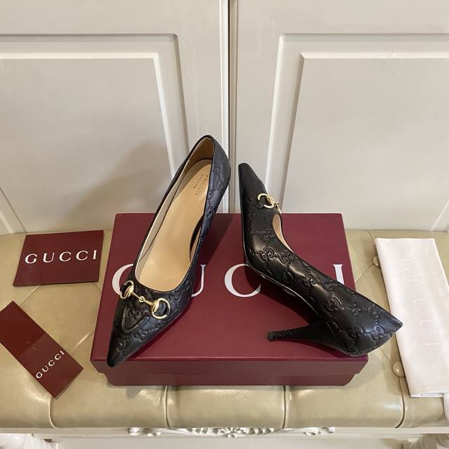 钻面加10，古奇Gucci新款，羊皮 经典布 钻面，羊皮里，真皮大底，跟高8.5Cm，35-39码 40-43码定做不退换 DDD