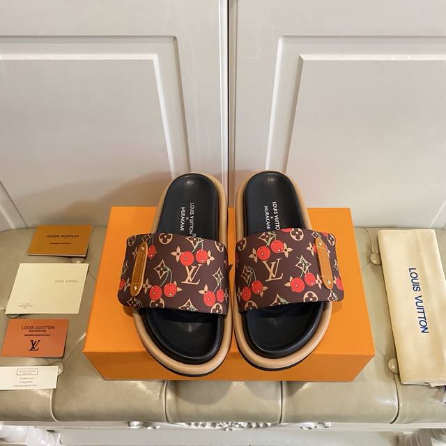 出厂价P ，路易威*Lv新款，提花羽绒布 牛仔布面，羊皮里，35-41码 42，43码定做不退换 DDD