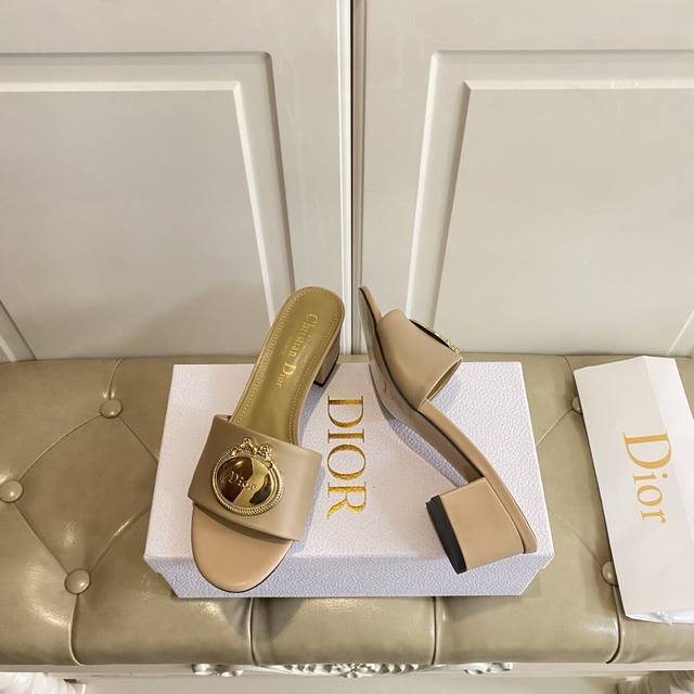 橡胶底 ，真皮底 ，迪奥Dior中跟拖鞋，跟高5.5Cm，牛皮面，羊皮里，35-42码 DDD