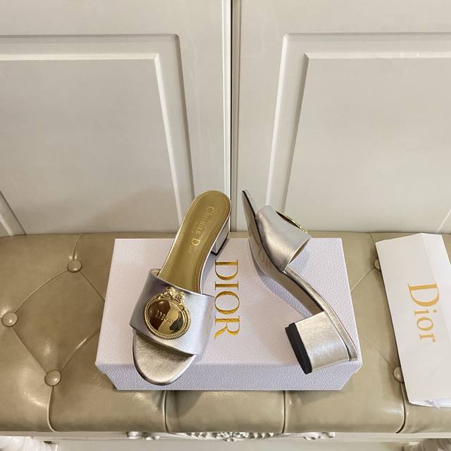 橡胶底 ，真皮底 ，迪奥Dior中跟拖鞋，跟高5.5Cm，牛皮面，羊皮里，35-42码 DDD