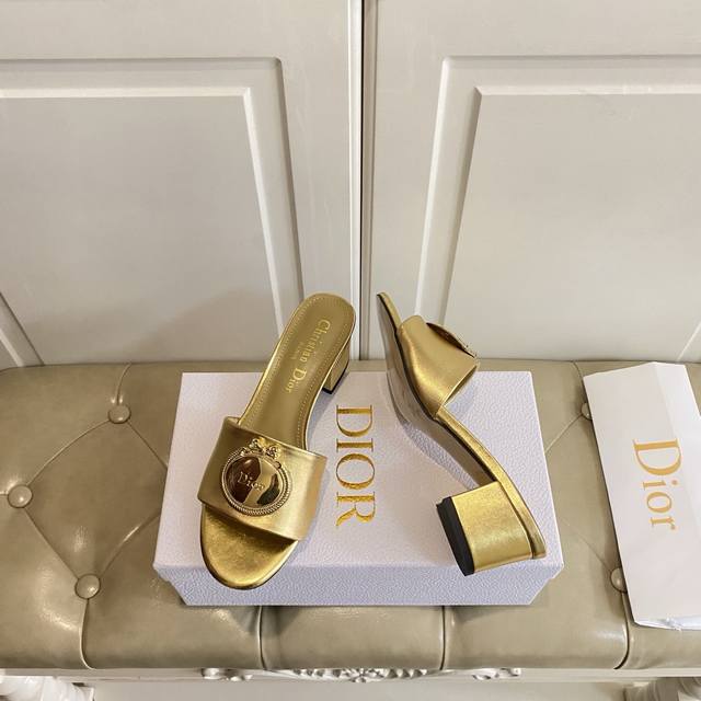 橡胶底 ，真皮底 ，迪奥Dior中跟拖鞋，跟高5.5Cm，牛皮面，羊皮里，35-42码 DDD