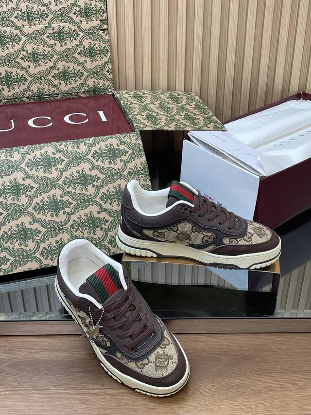 中国新年系列情侣款 Gucci Re-Web系列骏马奔腾坠饰运动鞋 男+10顶级代购级别 DDD 古奇2026S早春新款 新色情侣款Re-Web系列休闲运动鞋
