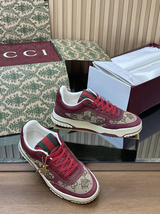 中国新年系列情侣款 Gucci Re-Web系列骏马奔腾坠饰运动鞋 男+10 顶级代购级别 DDD 古奇2026S早春新款 新色情侣款Re-Web系列休闲运动鞋