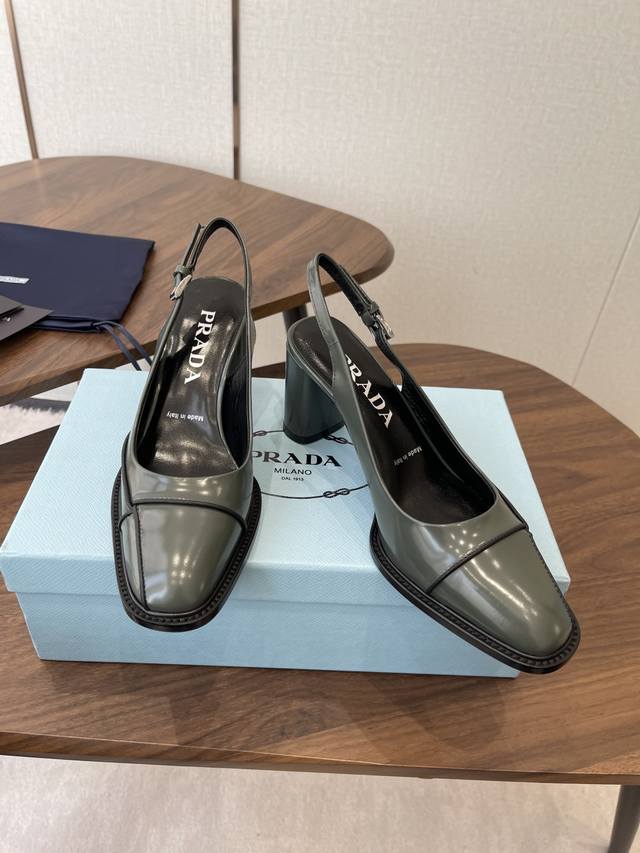 后空 单鞋Prada普拉达2026Vs早春走秀爆款时装单鞋系列 DDD Prada春夏T台走秀网红同款＂造梦不夜城＂，Prada能在重要场合上用得上了，小清新风