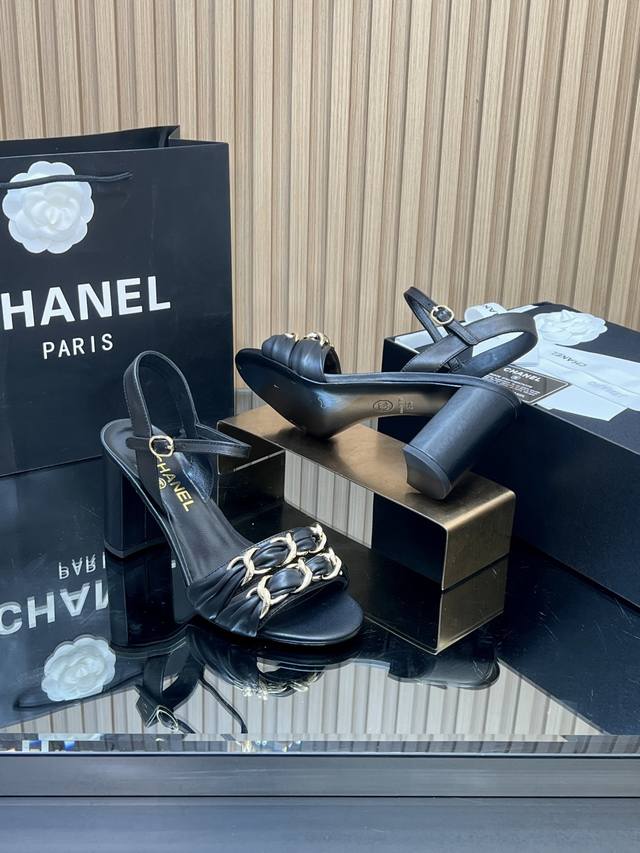 顶级品质 DDD 官网同步！2026 春夏走秀新款Chanel香奈儿 粗跟高跟凉鞋高跟鞋 DDD 香奶奶家一贯的优雅名媛气质 高级感十足！上脚非常Nice～不管