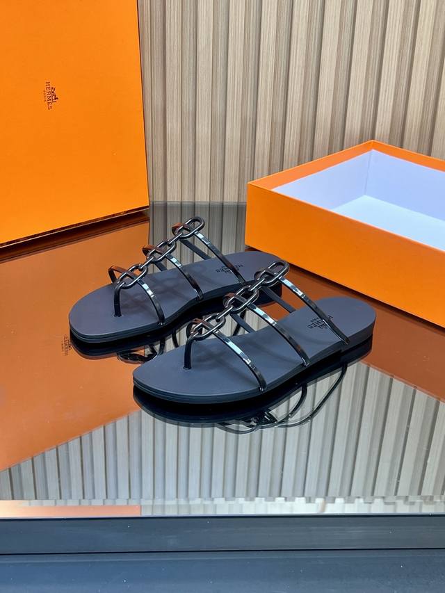 顶级版本 DDD Hermes爱马仕、H可踩水拖鞋26新款链条罗马拖鞋凉鞋 DDD 原版开模1:1开发定做 大底带码数、单码单模 ，细节感满满，鞋底和原版一致前
