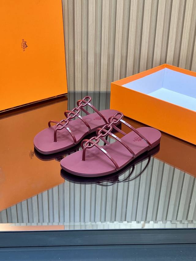 顶级版本 DDD Hermes爱马仕、H可踩水拖鞋26新款链条罗马拖鞋凉鞋 DDD 原版开模1:1开发定做 大底带码数、单码单模 ，细节感满满，鞋底和原版一致前