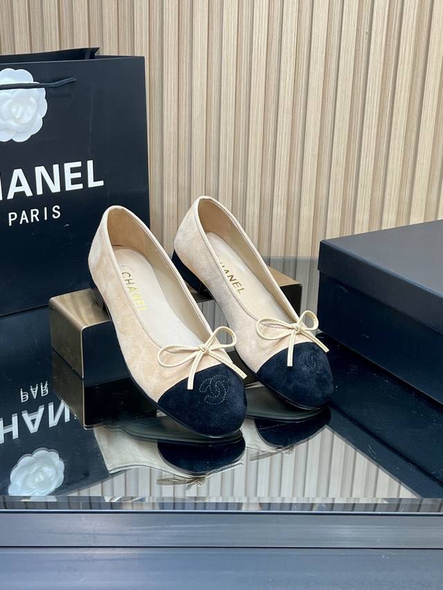 工厂P价 DDD 正确高版本！小香经典款芭蕾舞鞋平底拼色单鞋 DDD Sling-Back于1957年问世,之后Two-Tone设计成为Chane*经典之作 D