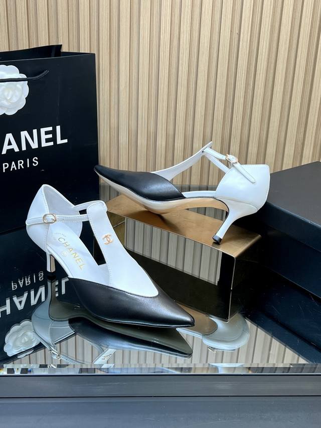 顶级品质 DDD 官网同步!2026 春夏走秀新款Chanel香奈儿 T字带拼色尖头高跟鞋 单鞋 DDD 香奶奶家一贯的优雅名媛气质 高级感十足!上脚非常Nic 顶级品质 DDD 官网同步!2026 春夏走秀新款Chanel香奈儿 T字带拼色尖头高跟鞋 单鞋 DDD 香奶奶家一贯的优雅名媛气质 高级感十足!上脚非常Nic