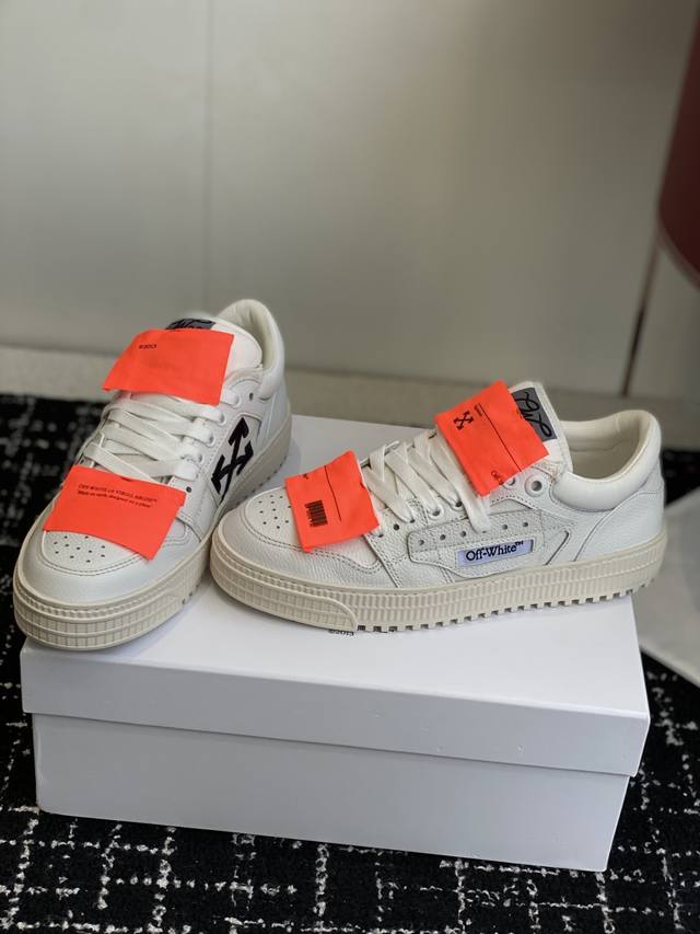 代购级 DDD Off-White 新款饰箭头拼色男女同款系带运动鞋 DDD 美国品牌 Off-White C O Virgil Abloh 于 2013年由 代购级 DDD Off-White 新款饰箭头拼色男女同款系带运动鞋 DDD 美国品牌 Off-White C O Virgil Abloh 于 2013年由