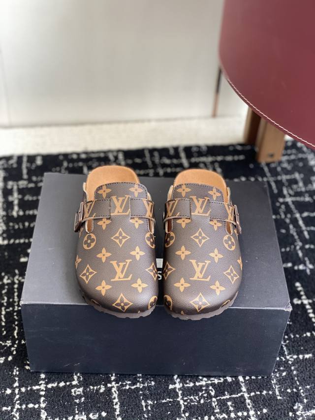 代购级 DDD Birkenstock X 联名Lv 情侣款 系列 这两个品牌刚出联名我就心动了 DDD 代购找很久才买到货，真的一鞋难求，真的超级好看，姐妹们