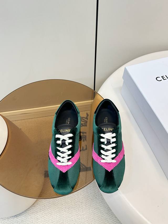 Celine Blake运动鞋 时尚休闲德训鞋 DDD Celine Blake系列运动鞋，26Ss春夏新品，简约又有辨识度。柔软橡胶鞋底，平底设计，日常通勤或
