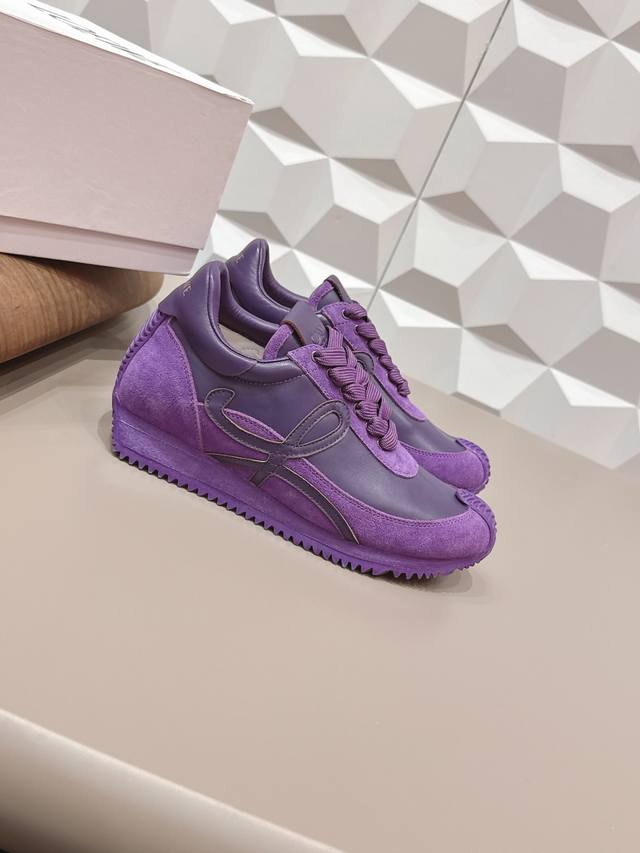 出厂: 情侣 独家顶级版本 长期做货 DDD Loewe罗意威德2026Vs四季经典情侣德训休闲系列 DDD 情侣拼色德训鞋 DDD 全网最快购入原版开发，穿几