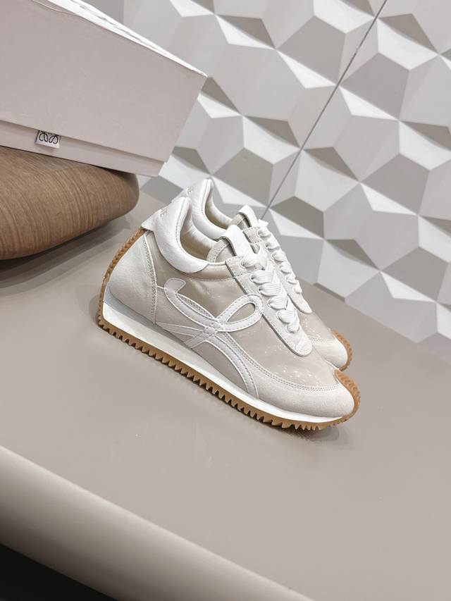 出厂: 情侣 独家顶级版本 长期做货 DDD Loewe罗意威德2026Vs四季经典情侣德训休闲系列 DDD 情侣拼色德训鞋 DDD 全网最快购入原版开发，穿几