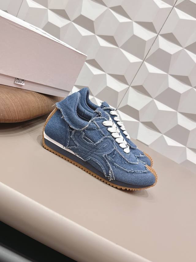 出厂: 情侣 独家顶级版本 长期做货 DDD Loewe罗意威德2026Vs四季经典情侣德训休闲系列 DDD 情侣拼色德训鞋 DDD 全网最快购入原版开发，穿几