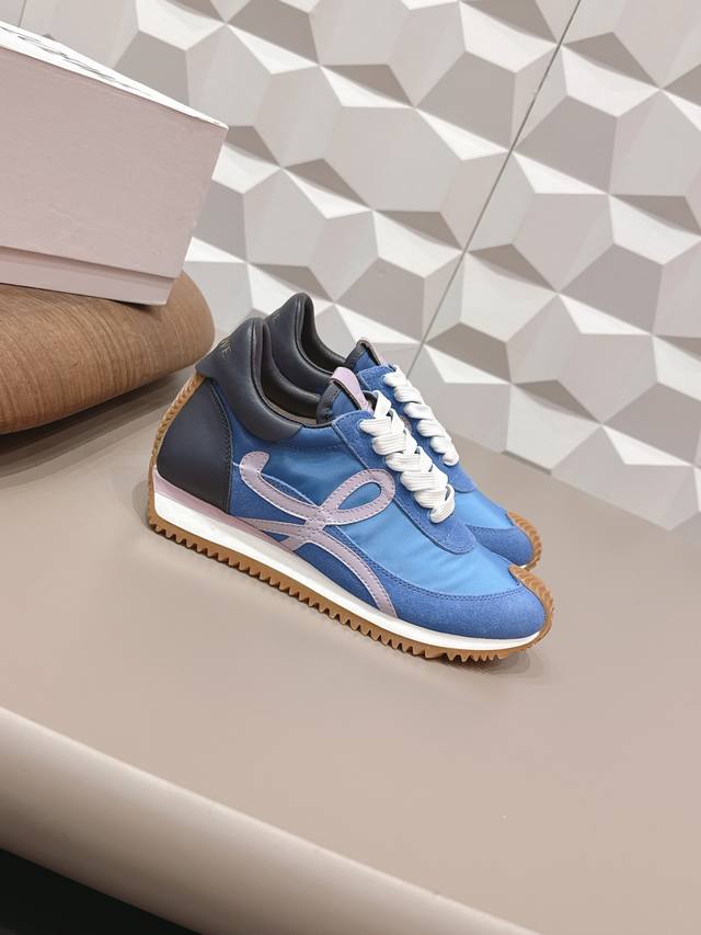 出厂: 情侣 独家顶级版本 长期做货 DDD Loewe罗意威德2026Vs四季经典情侣德训休闲系列 DDD 情侣拼色德训鞋 DDD 全网最快购入原版开发，穿几