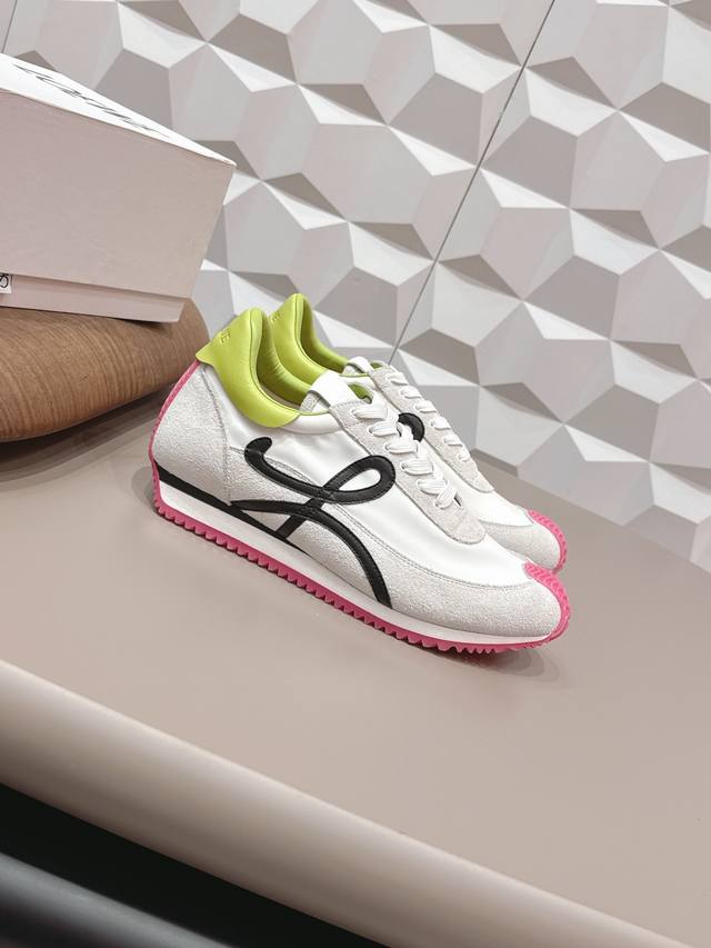 出厂: 情侣 独家顶级版本 长期做货 DDD Loewe罗意威德2026Vs四季经典情侣德训休闲系列 DDD 情侣拼色德训鞋 DDD 全网最快购入原版开发，穿几