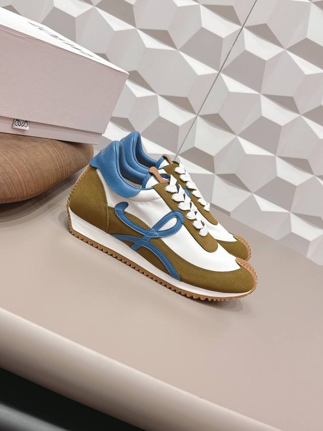 出厂: 情侣 独家顶级版本 长期做货 DDD Loewe罗意威德2026Vs四季经典情侣德训休闲系列 DDD 情侣拼色德训鞋 DDD 全网最快购入原版开发，穿几