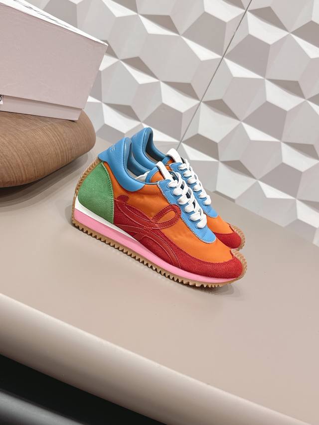 出厂: 情侣 独家顶级版本 长期做货 DDD Loewe罗意威德2026Vs四季经典情侣德训休闲系列 DDD 情侣拼色德训鞋 DDD 全网最快购入原版开发，穿几