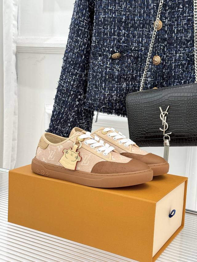 驴家新品休闲鞋 DDD 面料采用原版定制牛皮 DDD 内里踮脚均为羊皮 DDD 原版开模定制Tpu大底 DDD Size：35-42 [40 41 42定制]