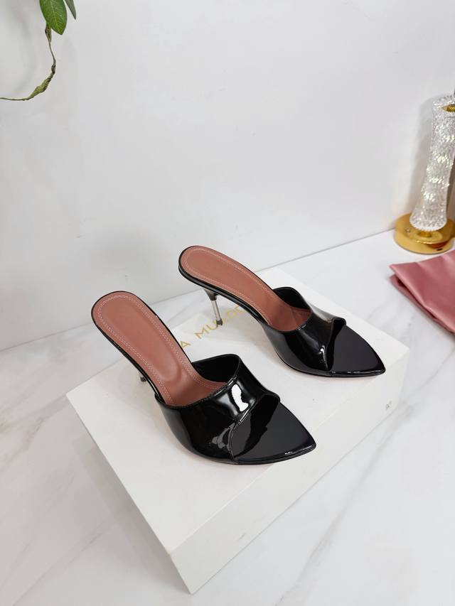 出厂 DDD & 阿米娜 简单款式,色彩鲜艳搭配,独家定制,绽放光彩夺目,高跟时髦,气质最佳者,顶尖品质。 DDD 进口漆皮 DDD 内里垫脚羊皮 DDD 鞋底 出厂 DDD & 阿米娜 简单款式,色彩鲜艳搭配,独家定制,绽放光彩夺目,高跟时髦,气质最佳者,顶尖品质。 DDD 进口漆皮 DDD 内里垫脚羊皮 DDD 鞋底