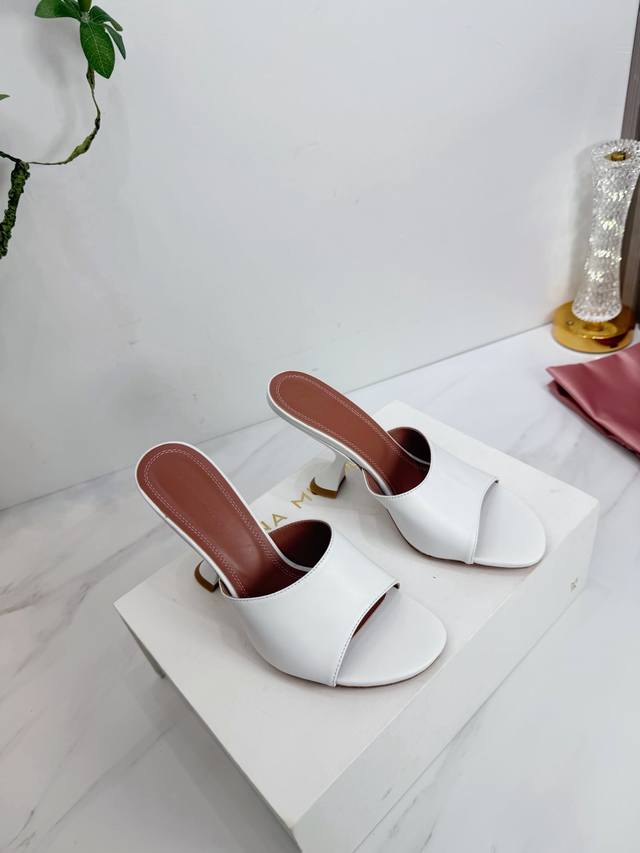 出厂 DDD & 阿米娜 简单款式,色彩鲜艳搭配,独家定制,绽放光彩夺目,高跟时髦,气质最佳者,顶尖品质。 DDD 进口牛皮 DDD 内里垫脚羊皮 DDD 鞋底 出厂 DDD & 阿米娜 简单款式,色彩鲜艳搭配,独家定制,绽放光彩夺目,高跟时髦,气质最佳者,顶尖品质。 DDD 进口牛皮 DDD 内里垫脚羊皮 DDD 鞋底