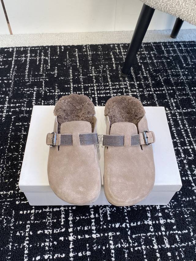 代购级 DDD Bc 新款毛毛包头半拖怎么会有如此轻便秀气的毛拖呢真的是无论正面看还是侧面看都好看 DDD 极简的斜面搭配链条设计复古又有时髦感光脚穿都是丝滑保 代购级 DDD Bc 新款毛毛包头半拖怎么会有如此轻便秀气的毛拖呢真的是无论正面看还是侧面看都好看 DDD 极简的斜面搭配链条设计复古又有时髦感光脚穿都是丝滑保