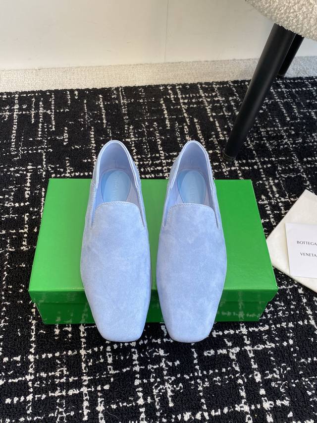 代购级 DDD 葆蝶家Bottega Veneta Bv 是当今时尚圈翻身最成功的品牌，除了包款卖翻天外，葆蝶家的鞋履也不容忽视！ DDD 小贾斯汀的太太Hai