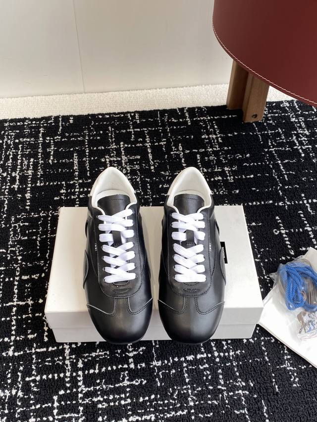 代购级 DDD Immi 小众潮牌 25Ss 春夏新款 复古平底 阿甘鞋 休闲鞋 DDD 马卡龙色系. 眼前一亮又一亮 呼声超超超级高的紫色.自带亮组彩色鞋带