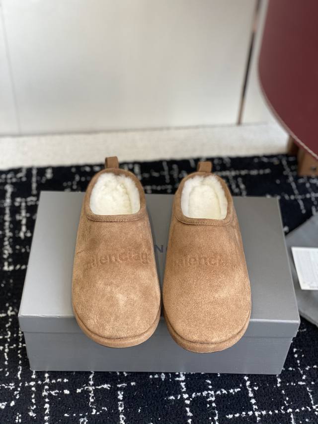 代购级 DDD Balenciaga巴黎世家 25Ss 秋冬最新款 羊毛半拖 DDD 正品Rmb12610购入开发 完美复刻 设计师推出探索时尚界对于原创与挪用