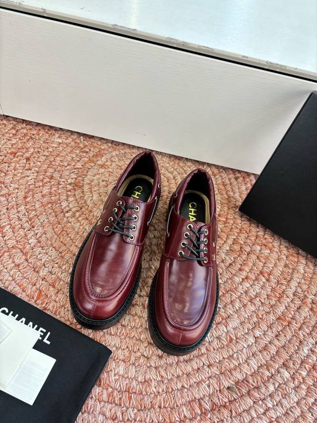 G189所见即所得Chanel 香奈儿深口乐福鞋2026新款小香风头厚底运动鞋时尚增高鞋休闲鞋的女人作者Chanel香奈儿 新款 闪钻休闲款运动鞋 DDD 这款