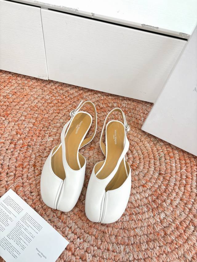 G012所见即所得顶级品质Maison Marginal* Mm6分趾鞋纠结芭蕾舞单鞋凉鞋马吉拉设计师太有才了 作为设计元素打造鞋品 单鞋干练精致 半拖搭配短裙