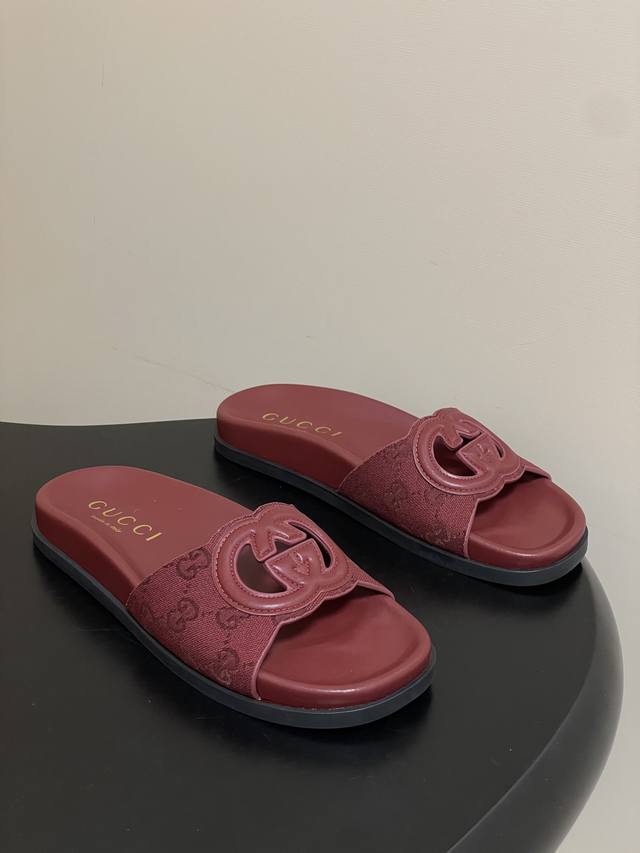 DDD 26Ss夏季新款Gucci古驰 双Ｇ镂空厚底沙滩凉拖鞋经典Gg丹宁布休闲拖鞋 DDD 这款单品出自Gucci Lido系列，设计灵感源自意大利海岸的夏日