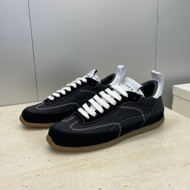 工厂P价P女码 男码 DDD Alexander Mcqueen 2026早春新款系列Ec1情侣款复古休闲运动小白鞋 亚历山大 麦昆字母Logo平底圆头系带拼色