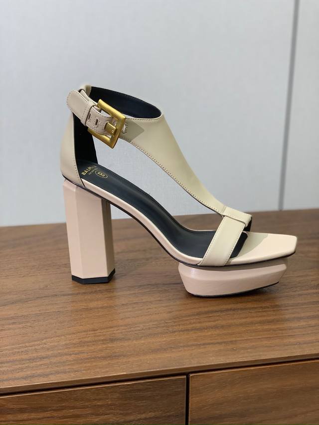 Bal*Ain 水台凉鞋。愈发別致出众，无敌气场、无敌好看。鞋面牛皮原版鞋跟，水台开模。牛皮垫脚。真皮大底。跟高10.5Cm DDD 码数：36-42 40、4