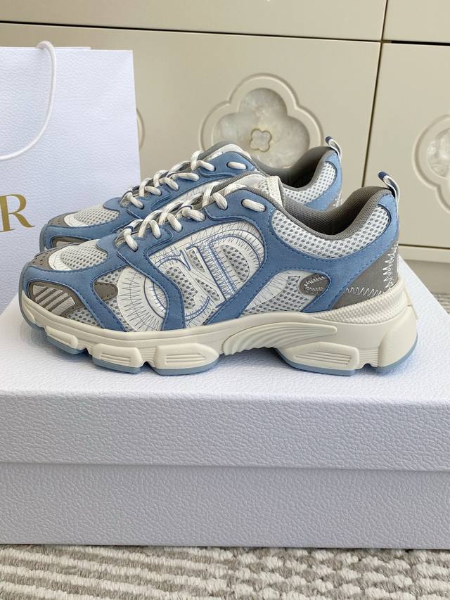 Dio R迪奥25新色Dior Chrono Cd厚底复古运动鞋老爹鞋 DDD 顶级品质 DDD 这款 Dior Chrono 运动鞋来自 Miss Dior