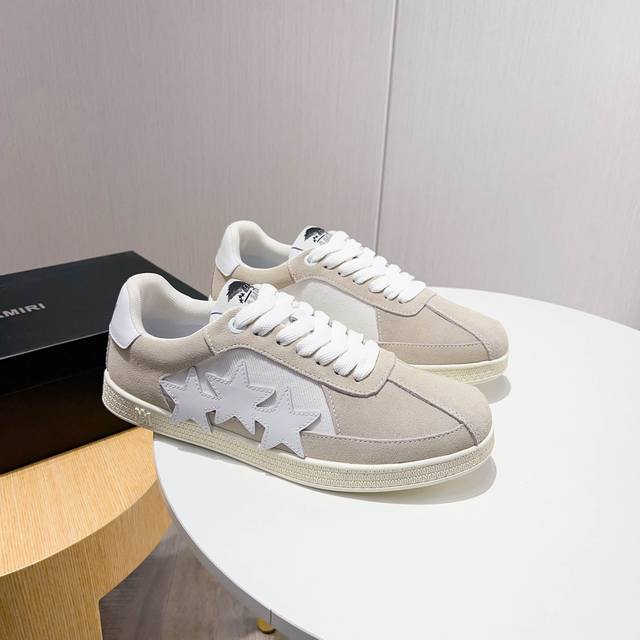 新款Amiri潮鞋，低帮休闲运动鞋，明星同款，精选磨砂牛皮拼接五角星风格制作，原版大底，上脚舒适，做工质感高档次欢迎选购 DDD Size：39-45 46定做