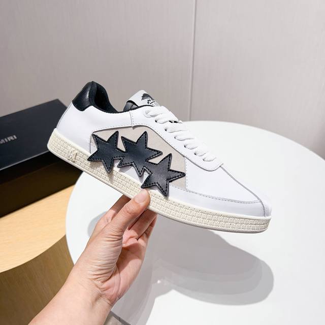 新款Amiri潮鞋，低帮休闲运动鞋，明星同款，精选牛皮搭配磨砂皮制作，原版大底，上脚舒适，做工质感高档次欢迎选购 DDD Size：39-45 46定做 DDD