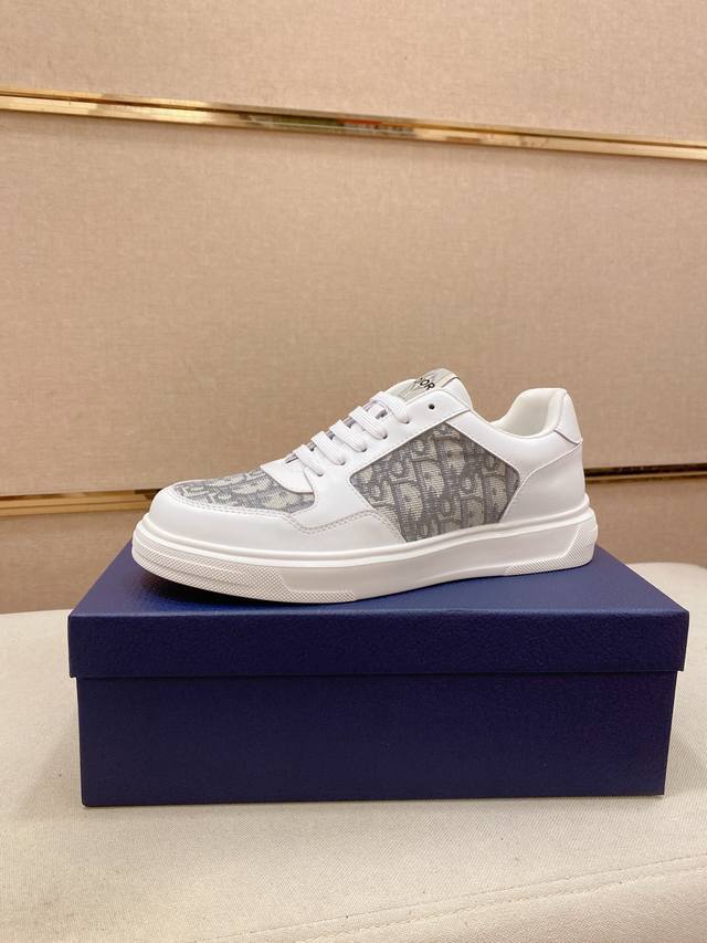 工厂P价 迪奥 Dior 新款休闲运动风男鞋，全新春夏季款设计，完美做工，系带懒人款打造装柜品质，鞋面：进口头层牛皮，羊皮内里柔软舒适，超轻Tpu耐磨大底、简约