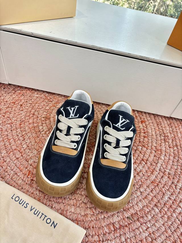 G317顶级版本Louis Vuitto路易斯威登Lv驴牌L家棉鞋Archlight经典Skate运动休闲厚底鞋 你的Lv穿搭今日分享 Louis Vuitto G317顶级版本Louis Vuitto路易斯威登Lv驴牌L家棉鞋Archlight经典Skate运动休闲厚底鞋 你的Lv穿搭今日分享 Louis Vuitto