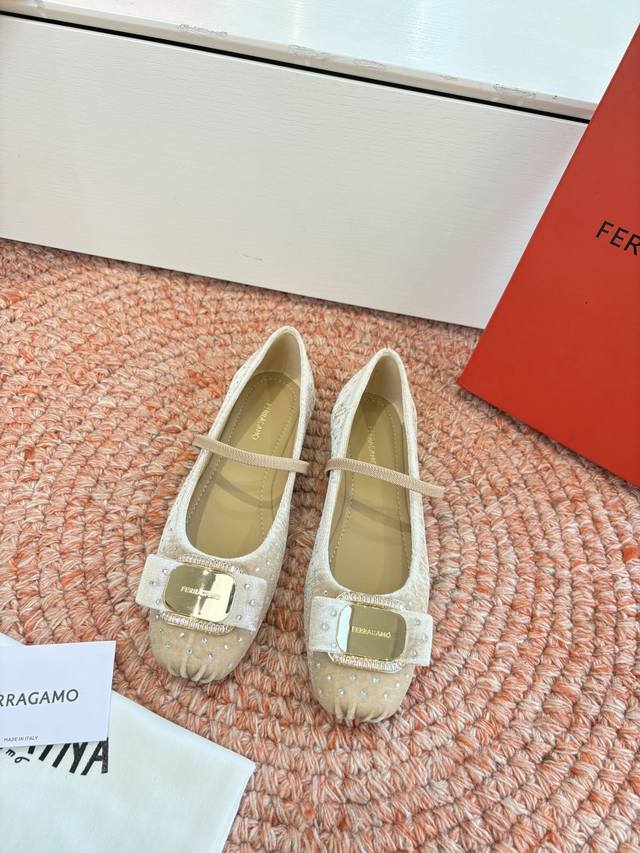 G397所见即所得代购级 原版一比一复刻顶级Ferragamo菲拉格慕女士新版Vara铭牌玛丽珍乐福鞋上脚果然更惊艳~蝴蝶结，集美感与于一体的平底鞋，非常百搭，