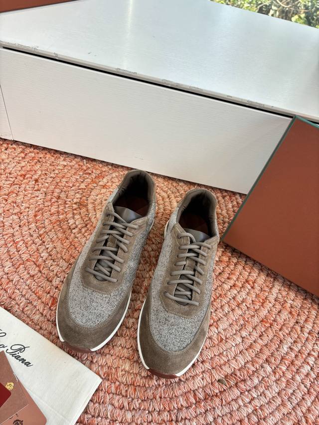 G1991代购级现货Loro Pian*经典爆款Lp德训鞋顶级版本厚底休闲原来这就是传说走两万步都不会累脚的休闲鞋这双把颜值和脚感都拿捏住了，上脚一走就会被彻底