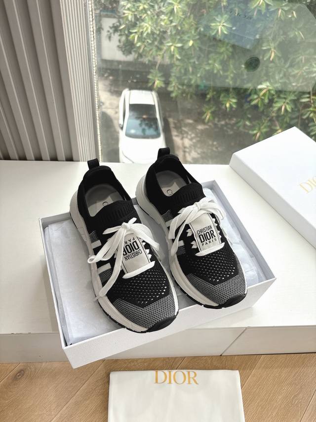 代购级G133 #迪奥2025早春新弹力针织袜鞋一眼就想要的凉鞋简单大方‘低调奢华！ DDD 配上醒目的Chanristian Dior标志扣#非常高级 DDD