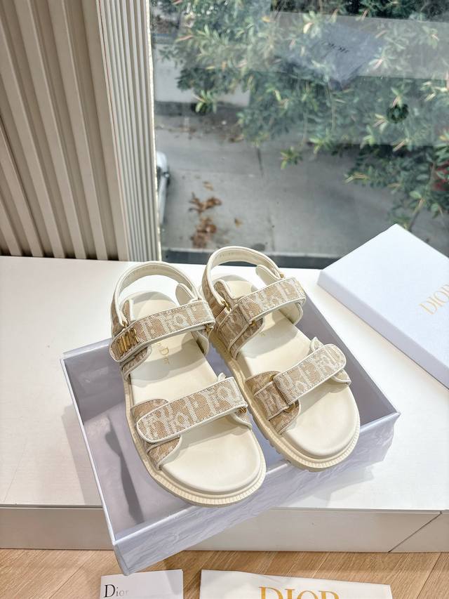 代购级G133 #迪奥2025早春新款乐福鞋一眼就想要的凉鞋简单大方‘低调奢华！ DDD 配上醒目的Chanristian Dior标志扣#非常高级 DDD 穿