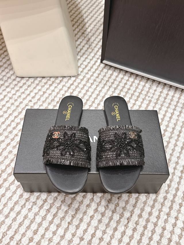 代购级 DDD Chanel香奈儿 2026春夏新款 珍珠 平底 蜜儿凉拖鞋 DDD 香奈儿2026春夏珍珠蜜儿拖鞋，手工串珠工艺，鞋面约3.4万颗小珍珠，螺旋
