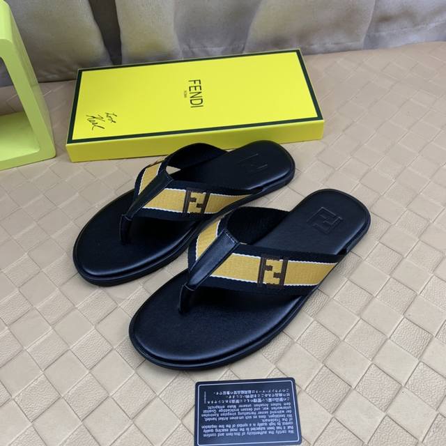 工厂价 芬迪 进口原版织带，欢迎对比，高端1:1开模定制，原版升级版大底，更轻便，防滑。市场顶级品质，众多明星亲身演绎，时尚主打潮流，百搭爆款，简单不失品味，潮
